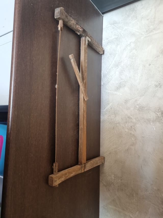 Sierra de madera antigua