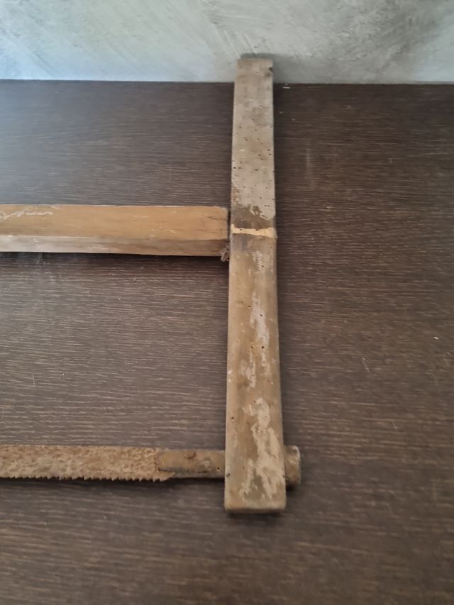 Sierra de madera antigua