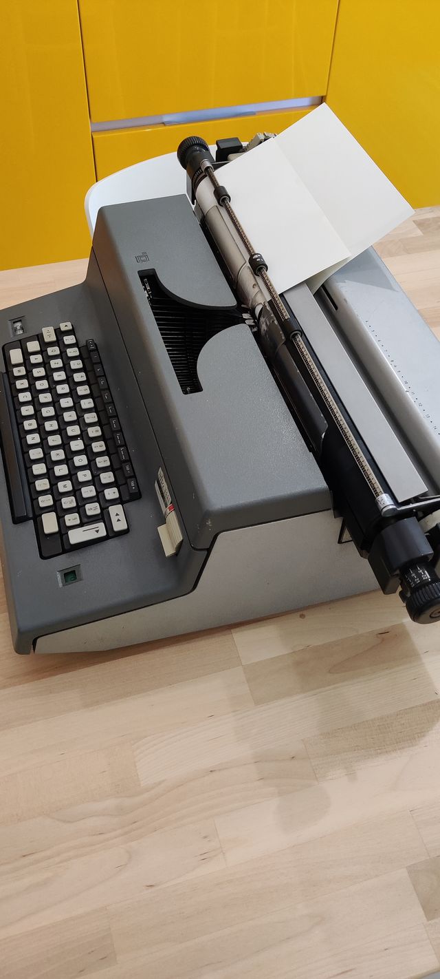 Olivetti Editor 4: Macchina da scrivere