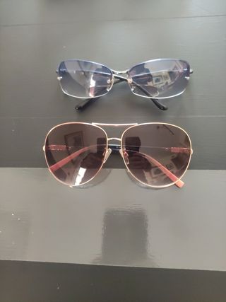 2 Gafas Sol: Azul & Marrón
1 x 6
2 x 10