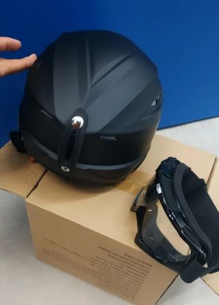 Casco esquí nuevo