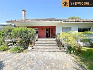 Chalet en venta en Bergondo