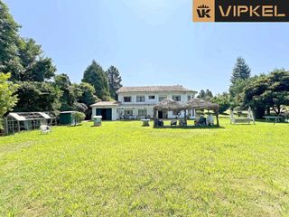 Chalet en venta en Bergondo