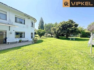 Chalet en venta en Bergondo