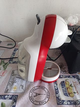 Cafetera Dolce Gusto roja