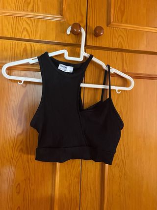 Top negro Bershka talla S