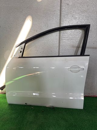 Puerta izq Volkswagen Polo 2012