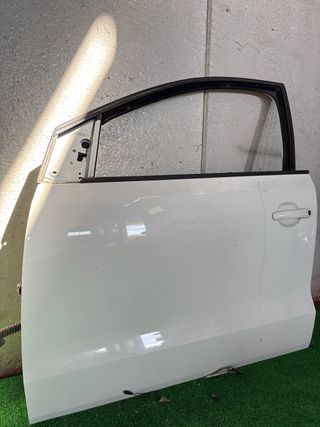 Puerta izq Volkswagen Polo 2012