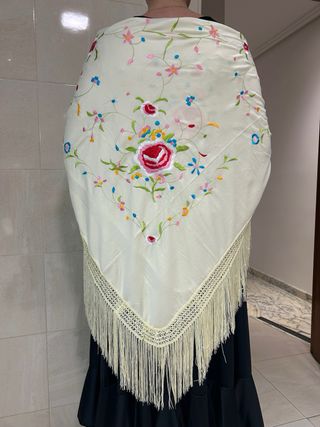 Mantones bordados CUADRADOS (8 colores a elegir)