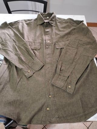 Camicia verde oliva & sciarpa multicolor