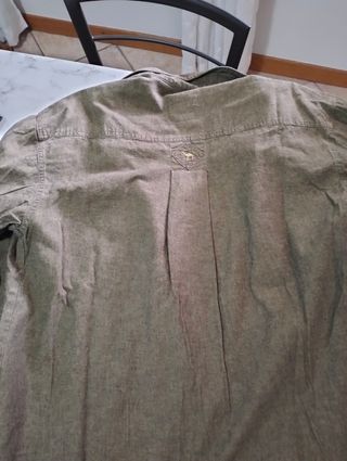 Camicia verde oliva & sciarpa multicolor