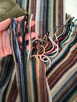 Camicia verde oliva & sciarpa multicolor