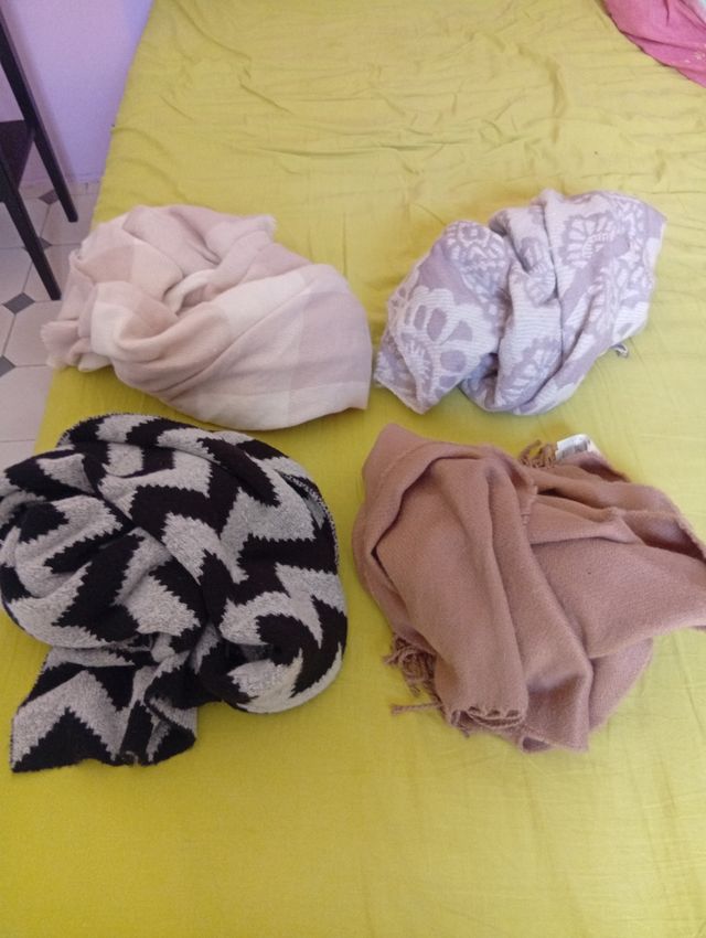4 Bufandas/pañuelos