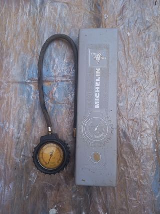 Manometro Michelin per pneumatici