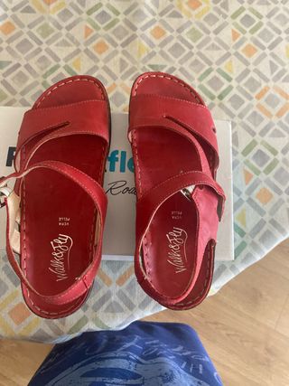 Sandalias rojas Walk & Fly