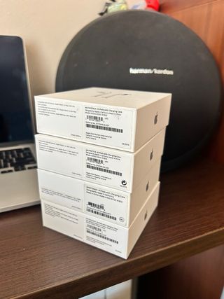cuatro Cajas vacías de  AirPods Apple 