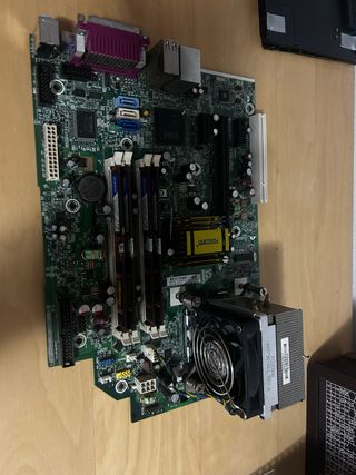 Placa base + procesador + RAM