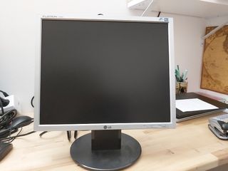 Monitor LG 19 pulgadas vga
