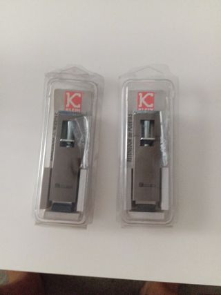 2 Retenedores Klein de puertas