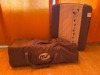 Cuna viaje + cambiador con medidor crecimiento