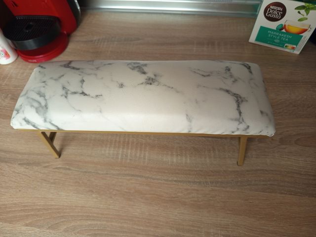 Reposamanos manicura blanco y dorado