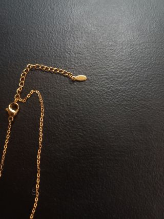 Collar Yves Saint Laurent dorado