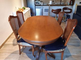 Mesa comedor clásica extensible + 4 sillas 