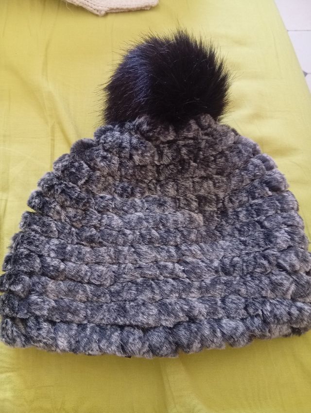 Gorro Calvin Klein - Pompón Negro