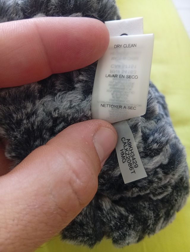 Gorro Calvin Klein - Pompón Negro