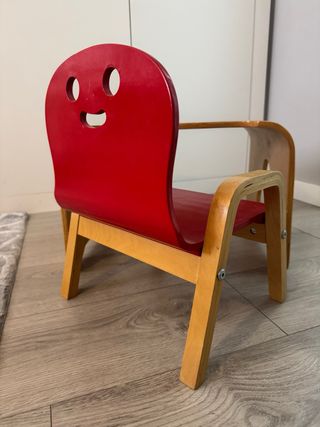 CONJUNTO de Silla infantil roja con mesa a juego