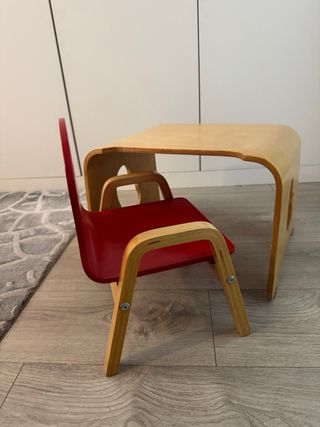 CONJUNTO de Silla infantil roja con mesa a juego