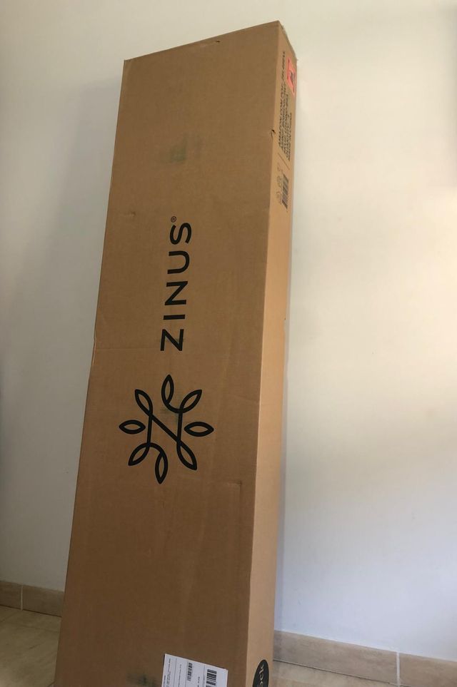 Perchero ZINUS con Estantes