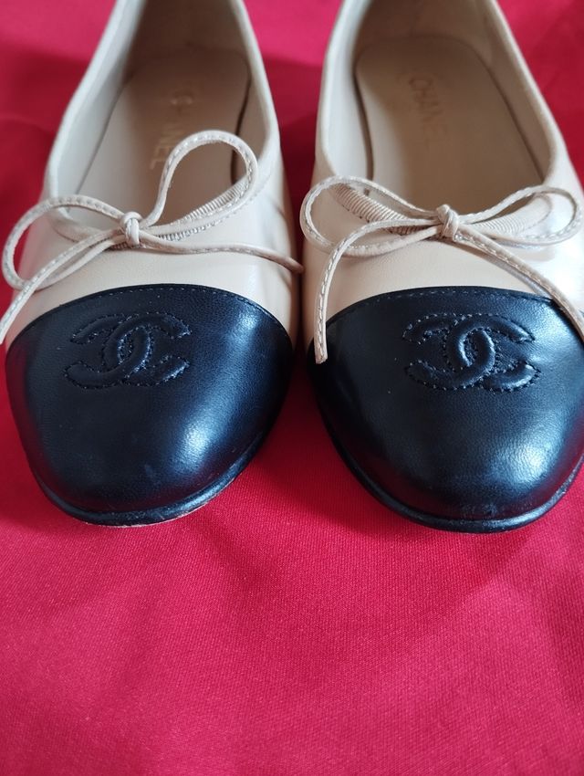 Bailarinas Chanel beige y negras .