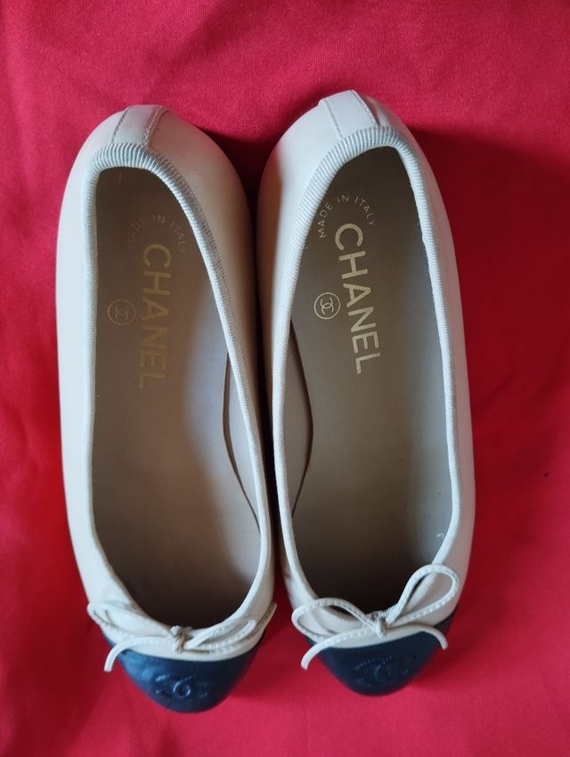 Bailarinas Chanel beige y negras .