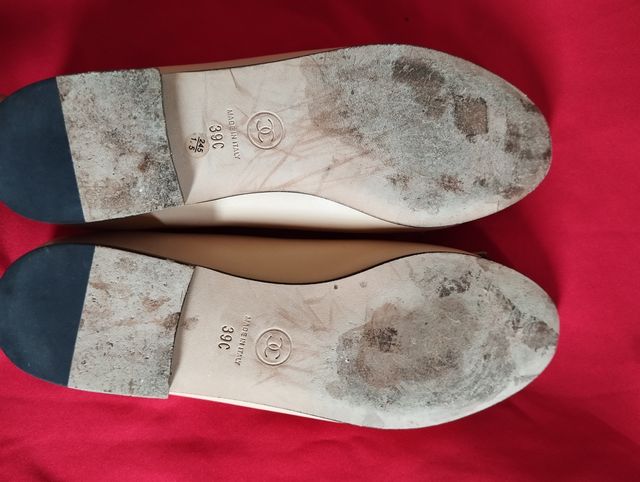 Bailarinas Chanel beige y negras .