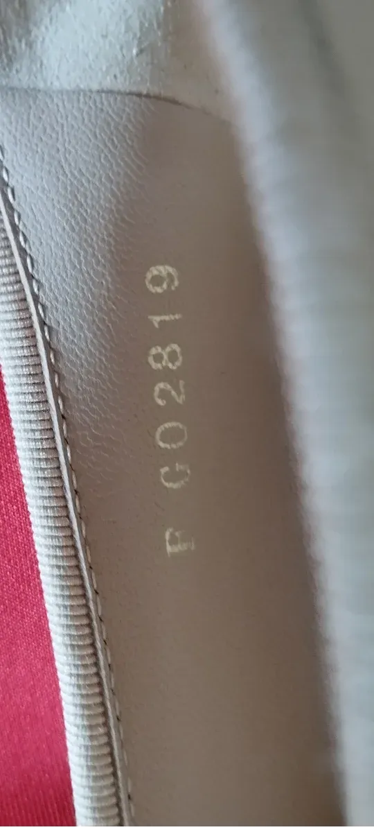 Bailarinas Chanel beige y negras .