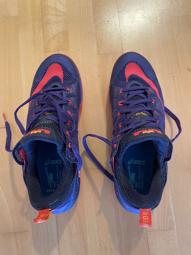 Zapatillas LeBron James Nike - Moradas
