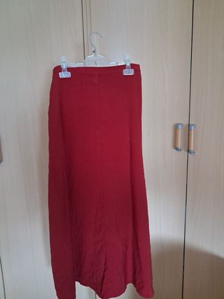 Falda midi roja botones