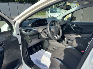 Peugeot 208 2016