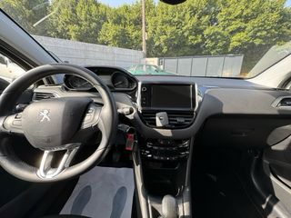 Peugeot 208 2016