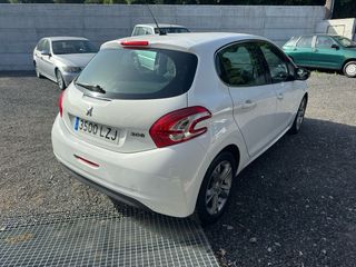 Peugeot 208 2016