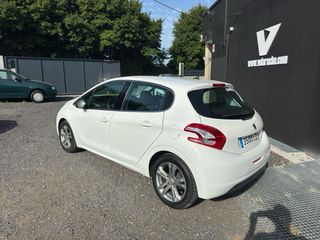 Peugeot 208 2016