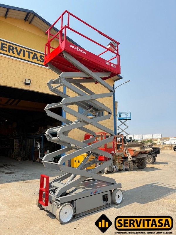 PLATAFORMA ELÉCTRICA SKYJACK SJIII 4632