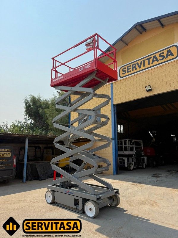 PLATAFORMA ELÉCTRICA SKYJACK SJIII 4632
