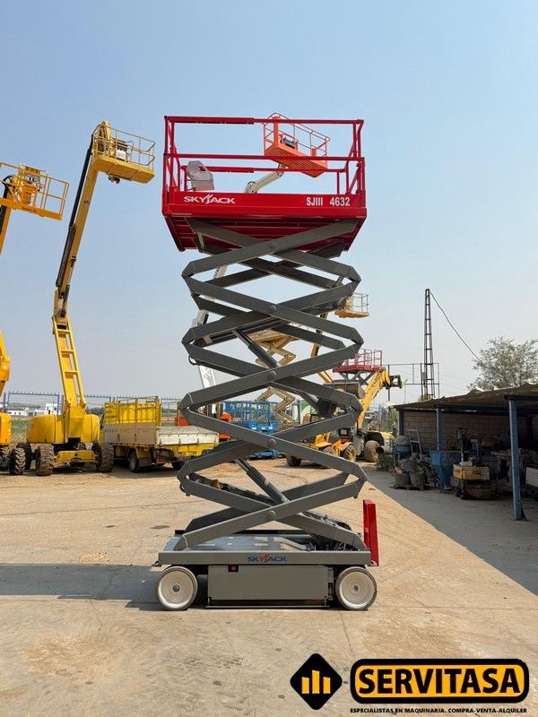 PLATAFORMA ELÉCTRICA SKYJACK SJIII 4632