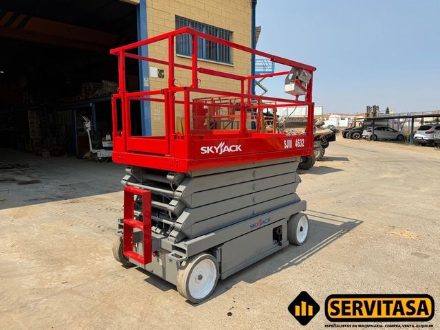 PLATAFORMA ELÉCTRICA SKYJACK SJIII 4632