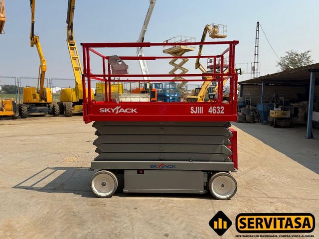 PLATAFORMA ELÉCTRICA SKYJACK SJIII 4632