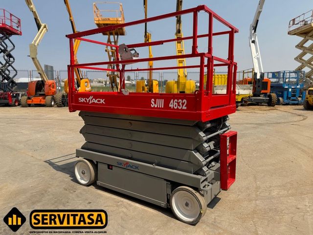 PLATAFORMA ELÉCTRICA SKYJACK SJIII 4632