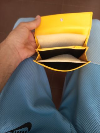 Billetero Yancci amarillo del corté inglés 