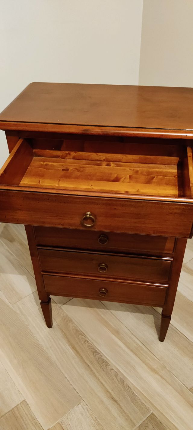 pregiata cassettiera in legno, 5 cassetti
